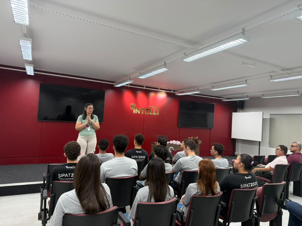 Cerimônia de formatura dos aprendizes de Embalador à Mão na Intelli, em Orlândia